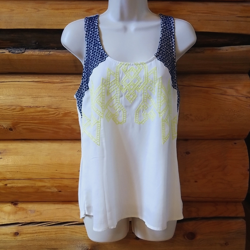 Skies Are Blue Women's Sleeveless Top, size M